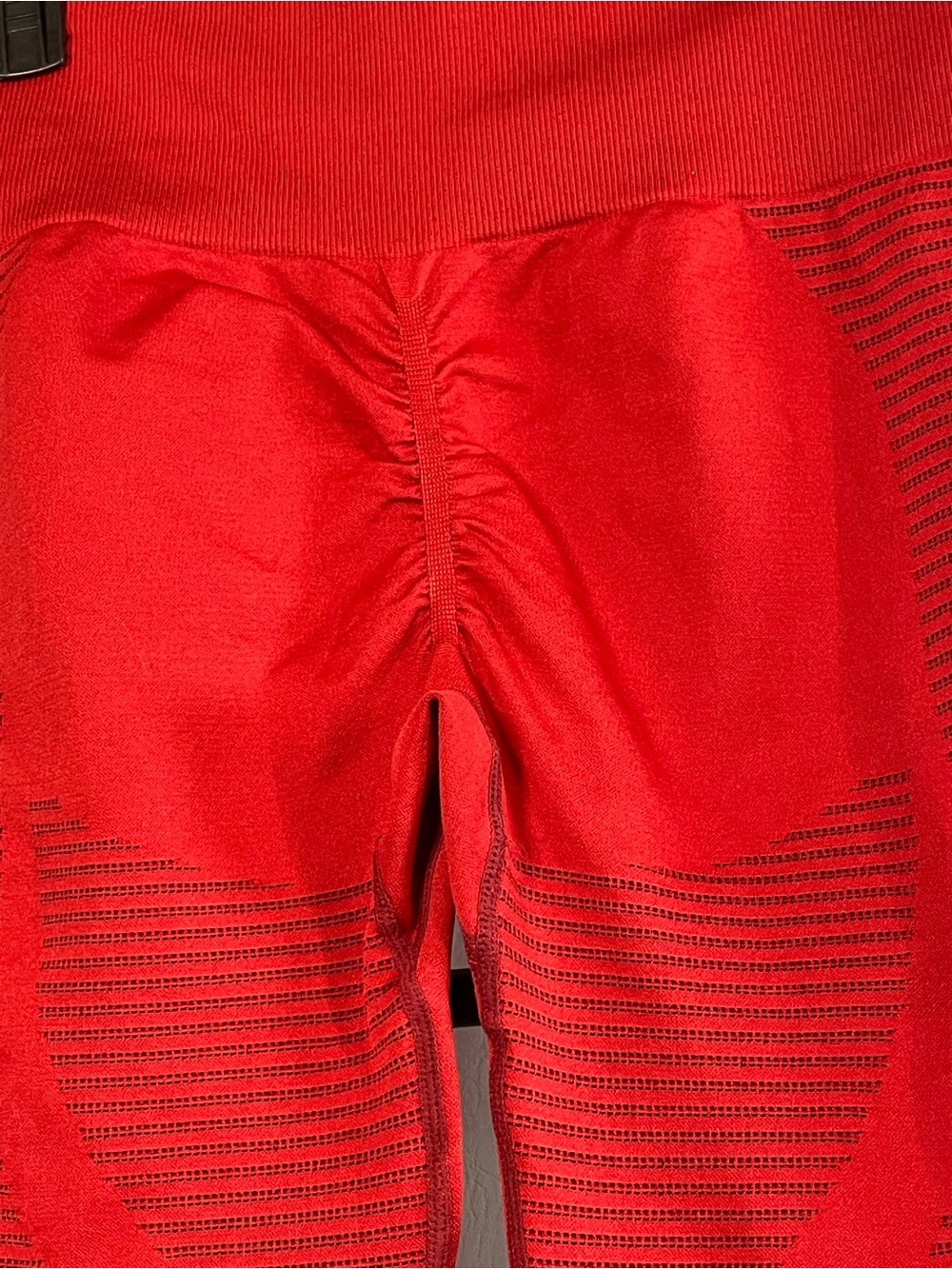 Seamless Red High-Rise Active Leggings for Women - Picture 7 of 9
